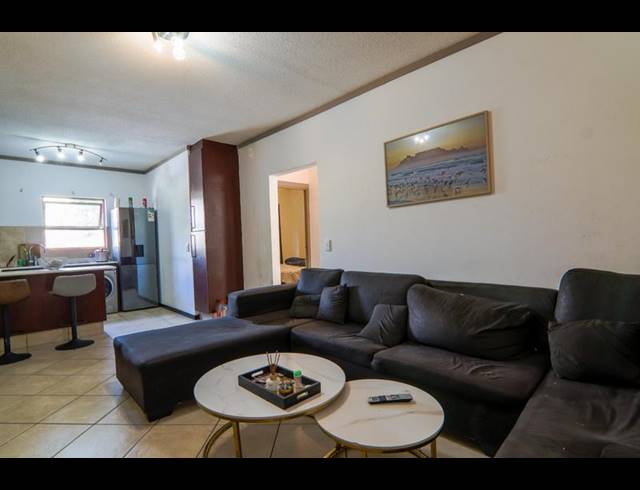 2 BEDROOM APARTMENT FOR SALE IN LONEHILL